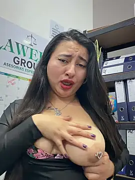 Chat XXX Live _Sarah-Office1