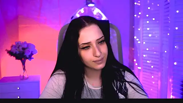 MonicaLowes Chat XXX in diretta