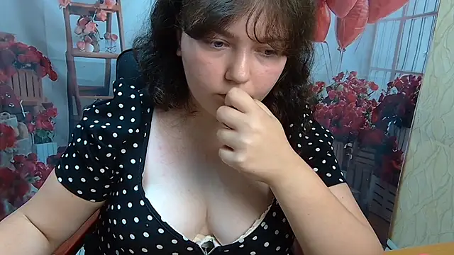 NeonilaLisova Adlı Modelin Canlı XXX Sohbeti