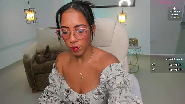 XXX chat uživo modela Shantaall_
