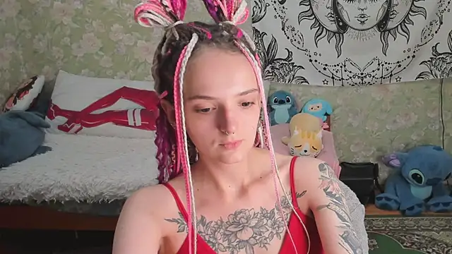 Cutie_Adelia Adlı Modelin Canlı XXX Sohbeti