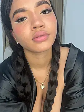 צ'אט XXX בשידור חי של MalaikaBrown