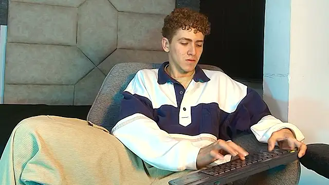 Tyler_Mcrey élő XXX-chatje