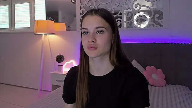 LuisaClover élő XXX-chatje