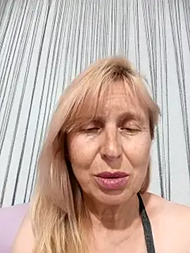 TrinaAdair Adlı Modelin Canlı XXX Sohbeti