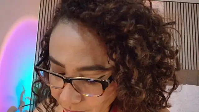JuliRamirez Chat XXX live