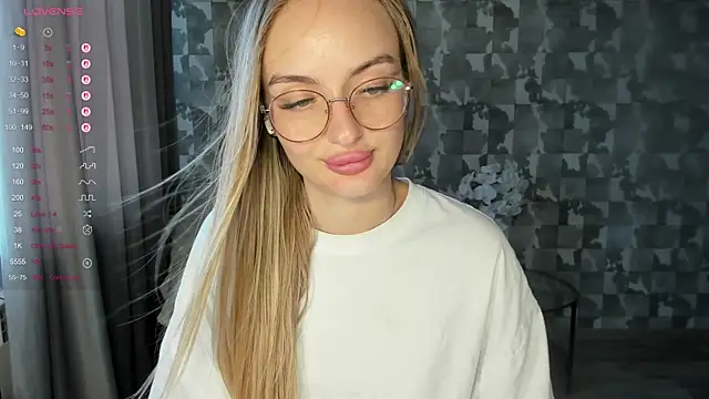 A_delina live XXX chat