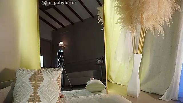 Chat +18 de Gaby_Ferrer ao vivo