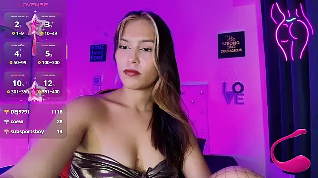 naomifire_ Chat XXX in diretta