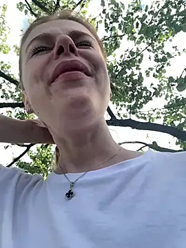 HarrietDart live XXX chat