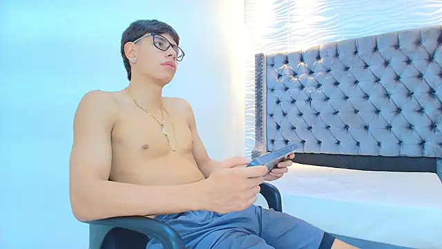 Lenny_knox2 Chat XXX live