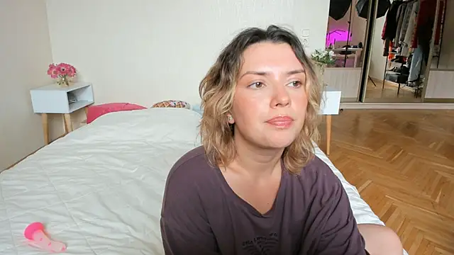 Онлайн чат XXX BrightDani