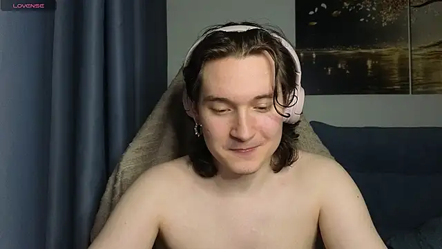 MoreRealAlex's Live XXX Chat