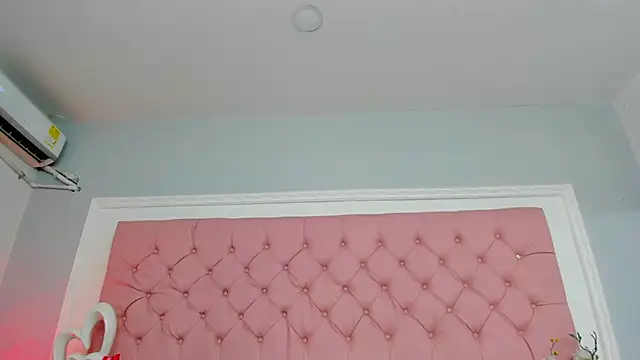 Chat XXX en directo de SarahDoll__