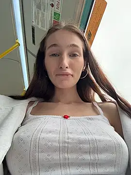 -missbehaving-n Live XXX chat