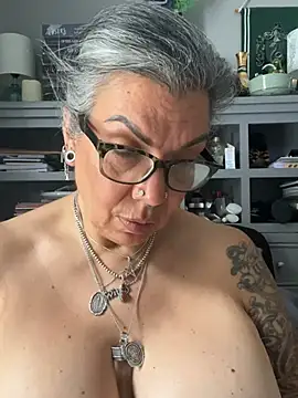 Chat +18 de dieseldame1313 ao vivo