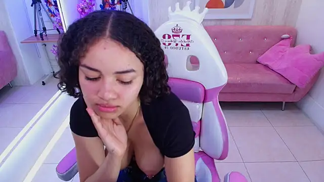 Baby_curly – Naživo XXX chat