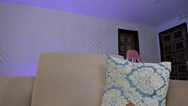 MaddyOwens XXX чат на живо