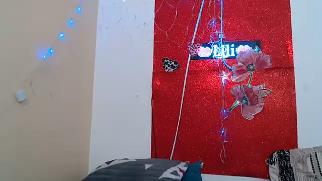 צ'אט XXX בשידור חי של liliimilf