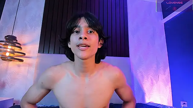 Cheys_MastのライブXXXチャット