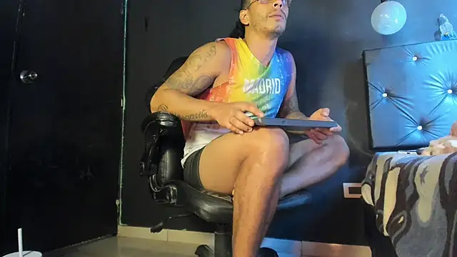 FuckHardlove Live XXX-Chat