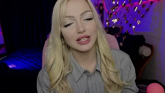 LinaLirian's Live XXX Chat