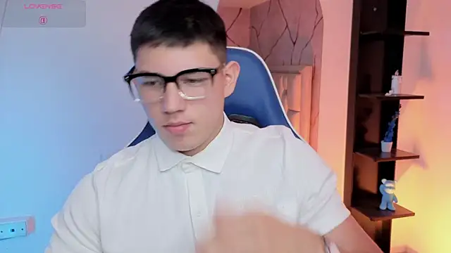 JamesCr_ Live XXX-Chat