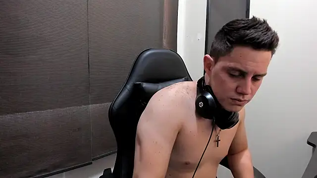 KendricTorres live XXX chat