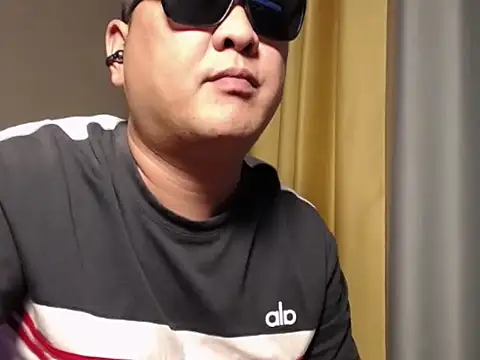 zhang1118's Live XXX Chat