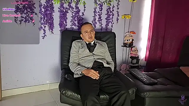 GreisyAndHazzan's Live XXX Chat