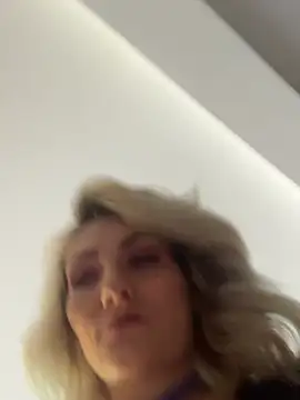 Chat +18 de I_amKatarina ao vivo