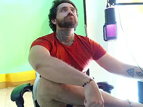 aronmiller404's Live XXX Chat