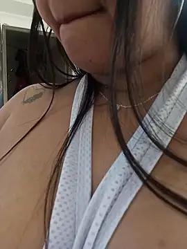 XXX chat uživo modela ASIAKIT