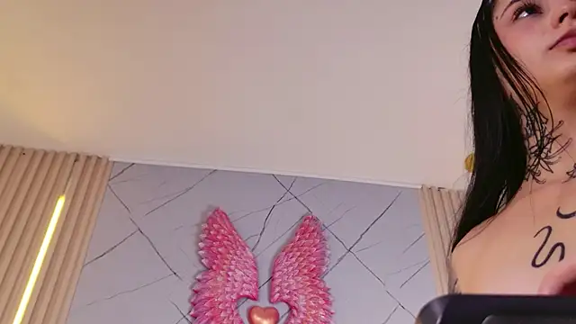 Lilith_Ink99's Live XXX Chat