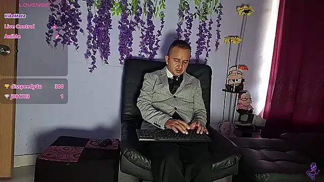 GreisyAndHazzan's Live XXX Chat