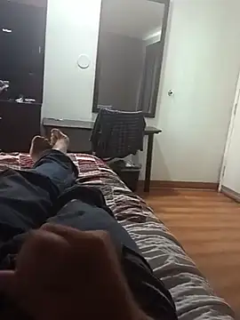 Travis212121 webkamerás műsora