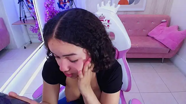 دردشة Baby_curly الجنسية المباشرة