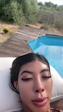 Chat +18 de KalaBeckett_ ao vivo
