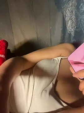 Chat +18 de Linda-babyy ao vivo