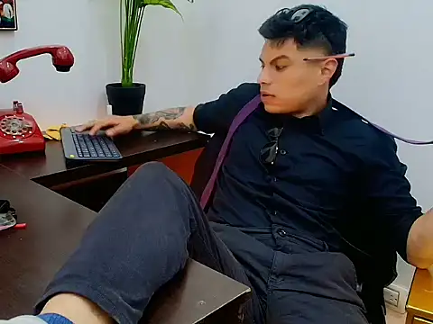 Chat +18 de AquilesTaylor ao vivo
