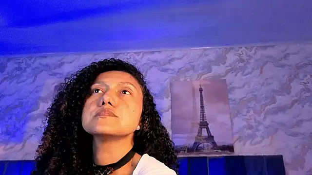 צ'אט XXX בשידור חי של kiara-belle