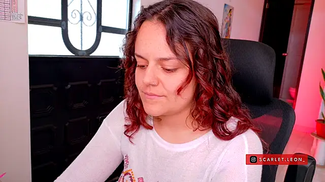 Scarletleon77's Live XXX Chat