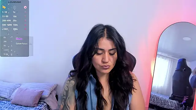 karlie02_'s Live XXX Chat