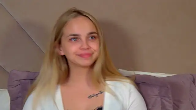 Chat +18 de AnitaVenture ao vivo