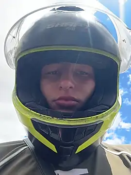 Czat XXX na żywo – ARON_LUXX