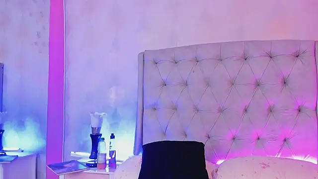 Chat +18 de LilithBluum ao vivo
