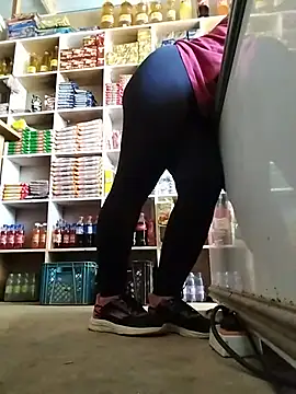 Chat XXX en directo de MIA-LARIOS