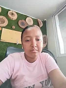 Chat +18 de HeLiSa69ebony ao vivo