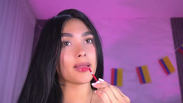 katy_rioss Adlı Modelin Canlı XXX Sohbeti
