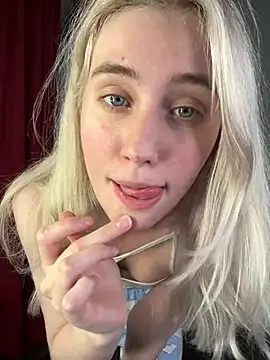 Chatroom XXX en direct de LovelyMiu
